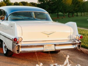 1957 Cadillac Sedan De Ville-02