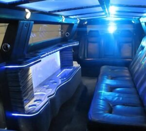 Lincoln MKT Stretch Limo-02